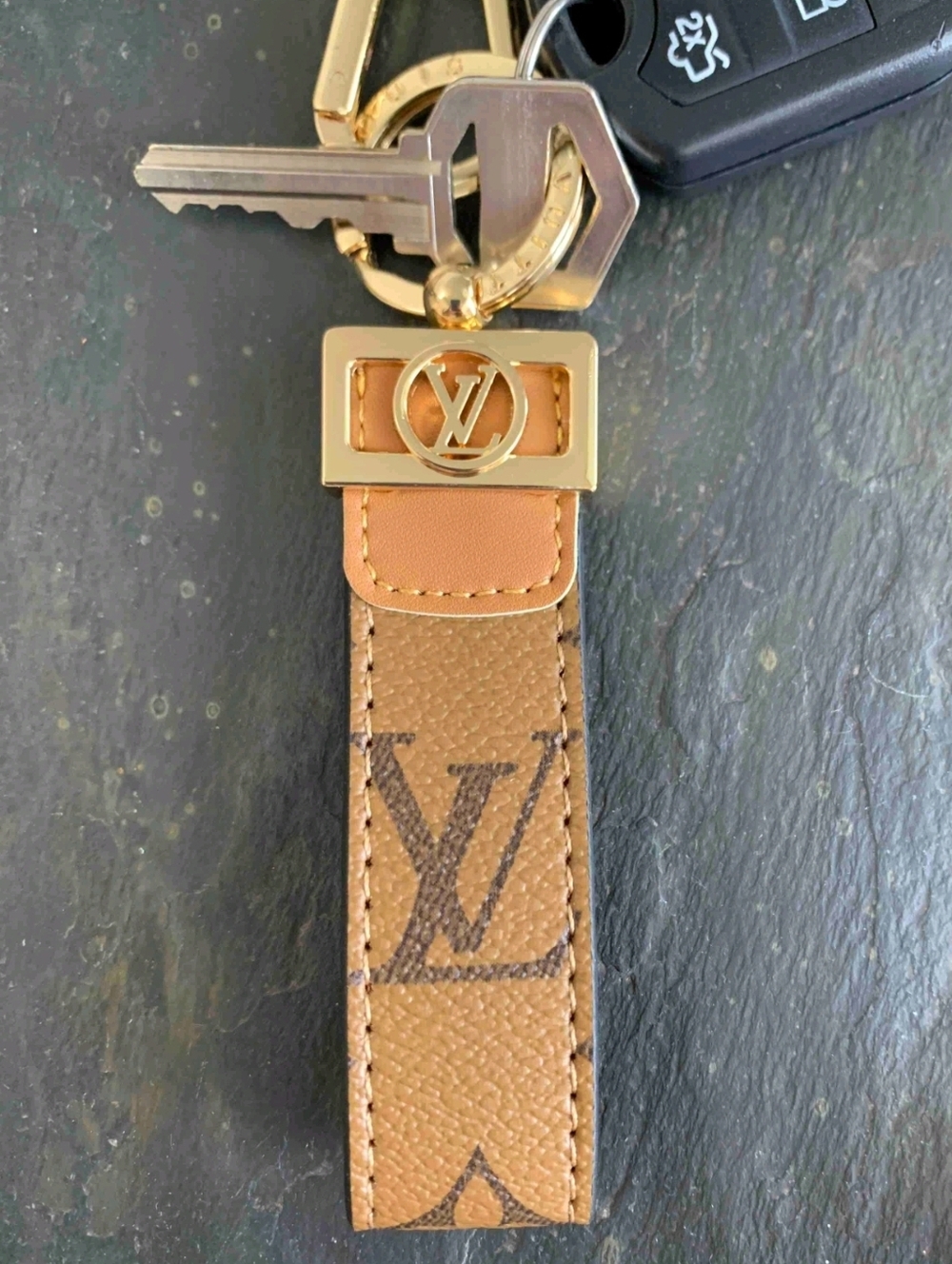 W/BOX Tan Monogram Key Chain Strap - Picture 7 of 7